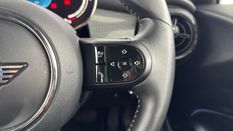 MINI Hatchback 1.5 Cooper Exclusive 3dr Auto Petrol Hatchback